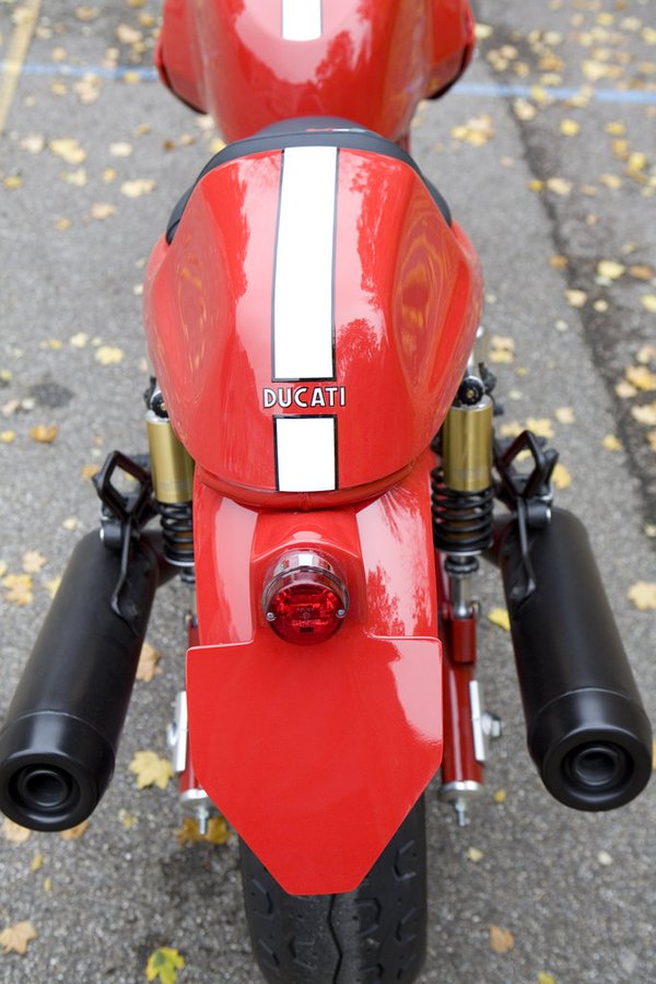 Artikel Nummer.:  B0330  Höcker Ducati Sport Classic Kunstleder B0330