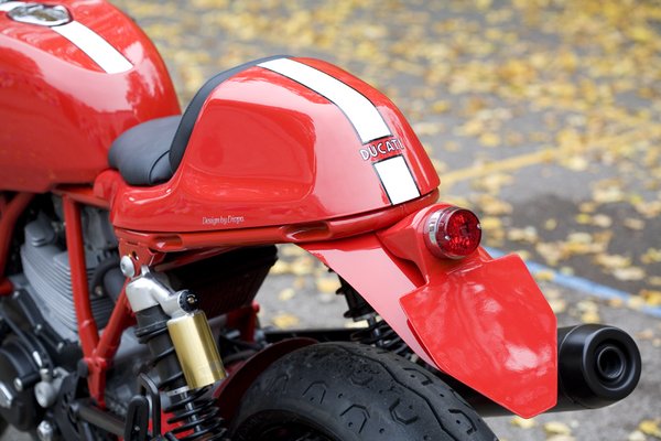 Artikel Nummer.:  B0331  Höcker Ducati Sport Classic Echtleder B0331